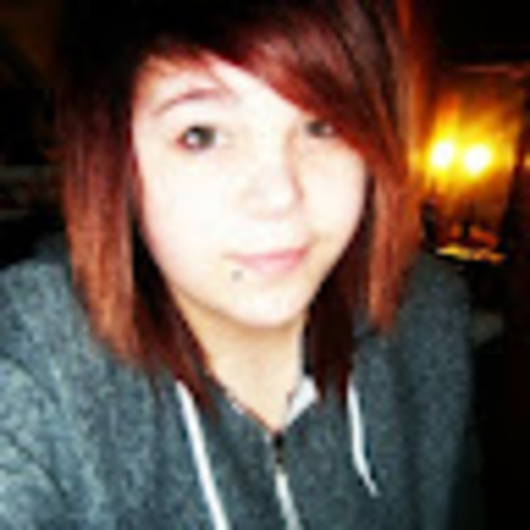 Meet your Posher, Hayley - Picture 1 of 1